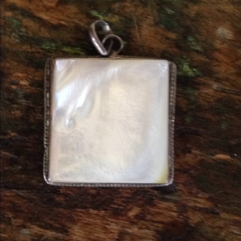 Mother of pearl pendant
